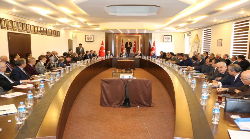 VALİ GÜNAYDIN OKUL MÜDÜRLERİYLE BİR ARAYA GELDİ