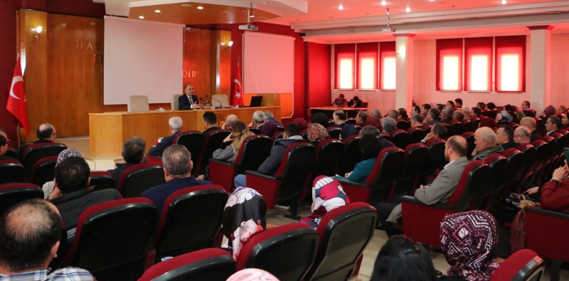 VALİ GÜNAYDIN EĞİTİM TOPLANTISINDA ÖNEMLİ MESAJLAR VERDİ