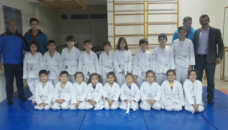 Eğirdirli küçük judocular İzmir yolcusu 