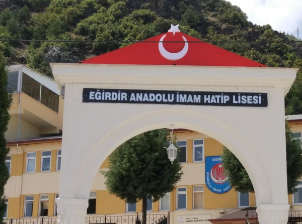Eğirdir AİHL’de Bilim Fuarı…