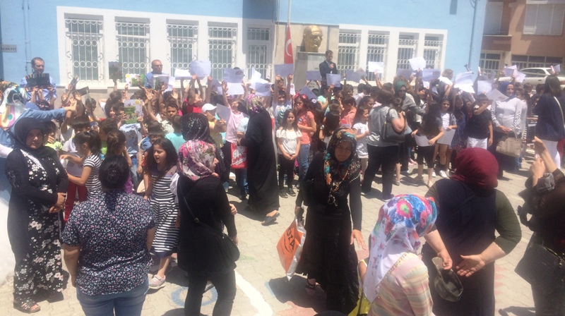 Eğirdir'de 5 bin 64 öğrenci karne aldı