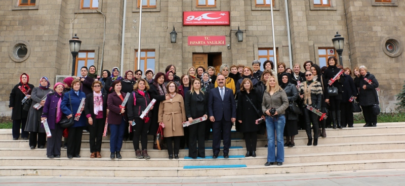 Vali Günaydın, Kadın Platformu Üyeleriyle Bir araya Geldi