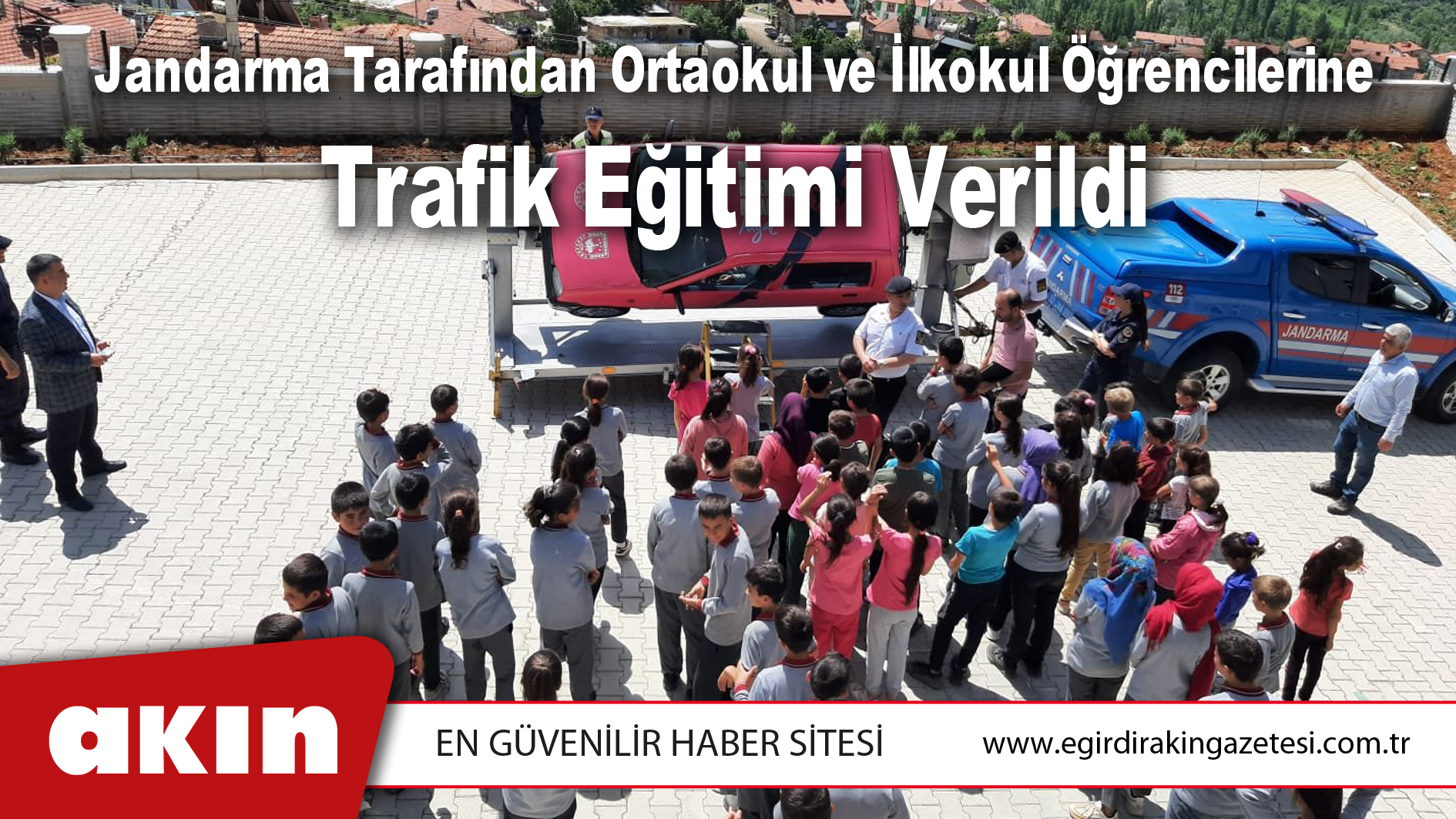 Jandarma Tarafından Ortaokul ve İlkokul Öğrencilerine Trafik Eğitimi Verildi