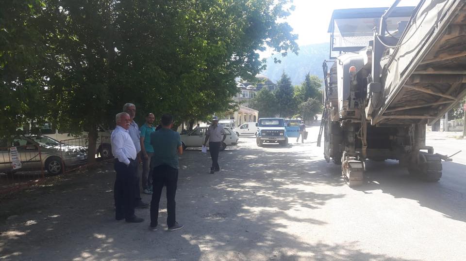 Altınkum Plaj Yolunda Asfaltlama Çalışmaları Başladı