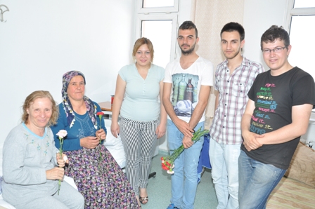 Öğrenciler Hastanede  Hastalarla Buluştular