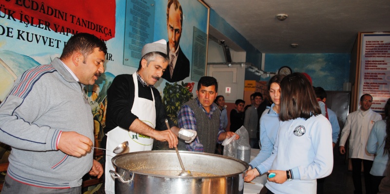 Dündarbey A.L. Aşure Yaptı