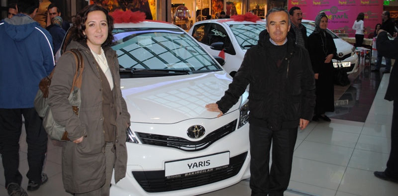 IYAŞ TALİHLİLERİ ÖDÜLLERİNİ ALDI