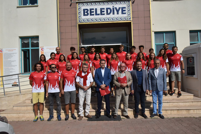 Hedef; Kürsüyü Türk Sporcularla Kapatmak