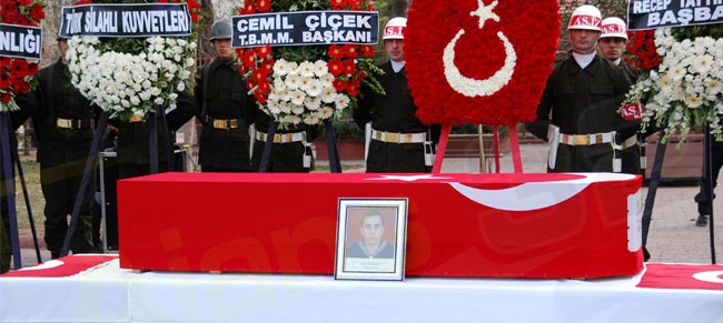 Isparta Şehidini Uğurladı