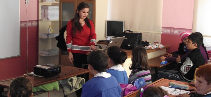 Eğirdir MYO Öğrencilerinden Miniklere Diş Sağlığı Eğitimi