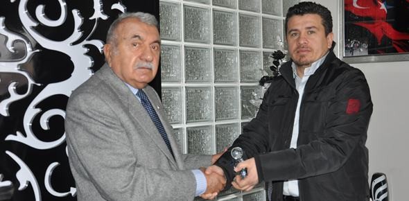 Gazeteci Hasan Özbek, meslekteki 50. yılına girdi