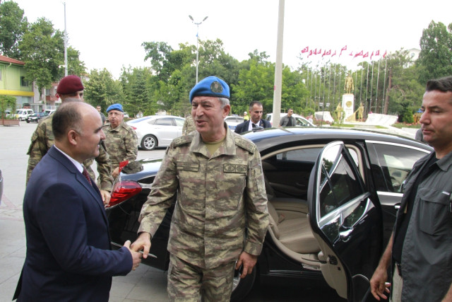 Orgeneral Hulusi Akar Isparta'ya geldi 
