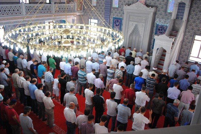 İlk teravih bugün kılınacak