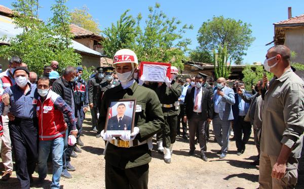 ŞEHİT UZMAN ONBAŞI YASİN ÖZDAMAR SON YOLCULUĞUNA UĞURLANDI