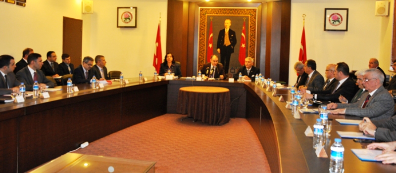 ISPARTA VALİSİ VAHDETTİN ÖZKAN;