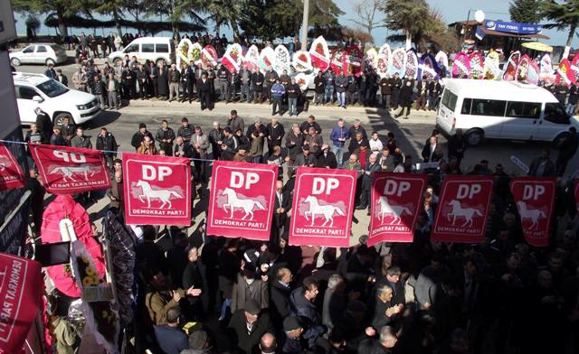 DEMOKRAT PARTİ ADAYI ÖMER ŞENGÖL'ÜN SEÇİM BÜROSU AÇILDI