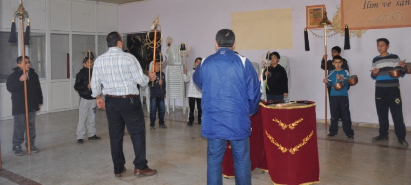 Isparta Gençlik Merkezi Genç Mehteranlar yetiştiriyor