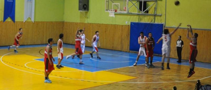 Basketbol'da Yarı Final biletleri sahiplerini buldu