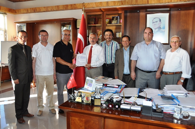 BAŞKAN ÖZMERAL GÖLDOSK'UN FAHRİ ÜYESİ İLÂN EDİLDİ