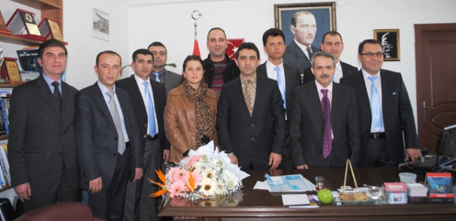 Esnaf Odası'nın Yeni Yönetimi Kaymakam Yılmaz'ı Ziyaret Etti