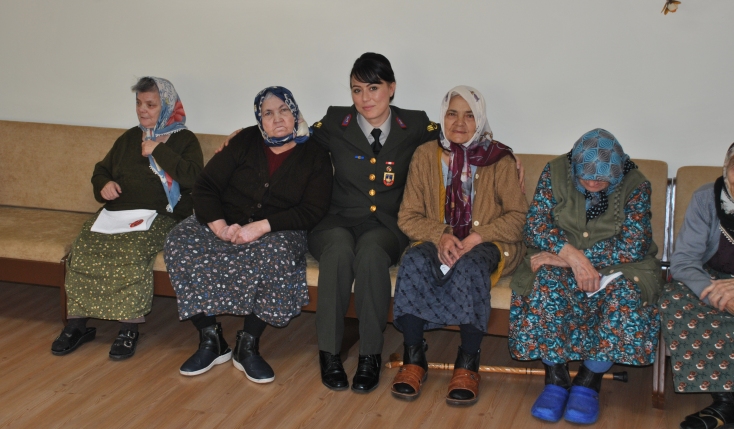 İl Jandarma'dan Huzurevi Ziyareti