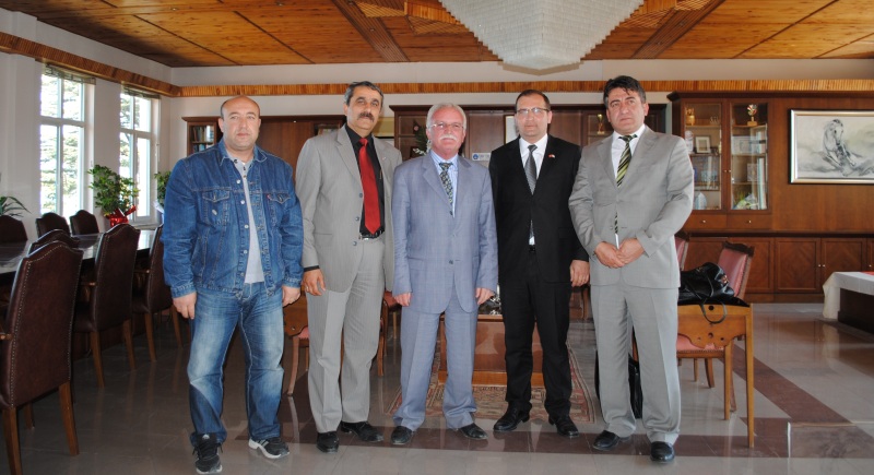 Türk Yerel Hizmetleri Sendikası Isparta Şubesi Belediye Başkanı Ömer Şengöl'ü Ziyaret Etti