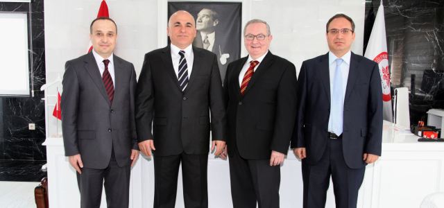 Amerikalı Akademisyenlerden SDÜ'ye Ziyaret
