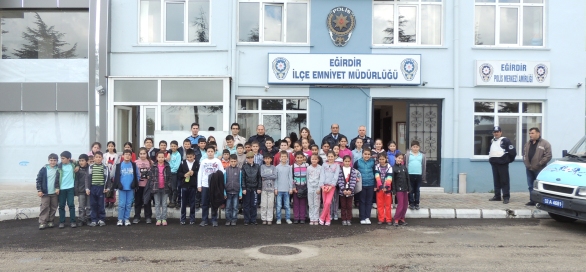 Öğrenciler Emniyet Müdürlüğünü Ziyaret Etti