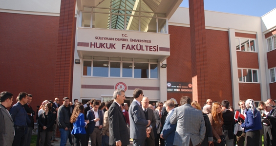 SDÜ Hukuk Fakültesi Yeni Binasına Kavuştu