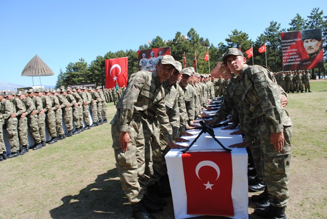 Uzman Erbaşlar And İçti