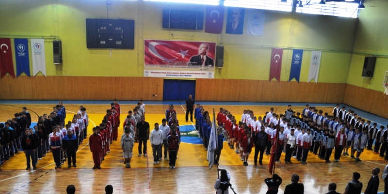 Basketbol Yarı Final Müsabakaları Başladı