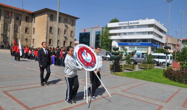 Gençlik Haftası Açılış Töreni Hüzünlü Bir Havada Yapıldı