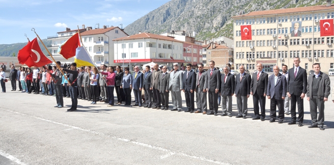 19 Mayıs Atatürk'ü Anma Gençlik ve Spor Bayramı Buruk Bir Törenle Kutlandı