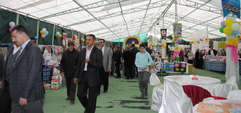 HAYIR ÇARŞISI AÇILDI