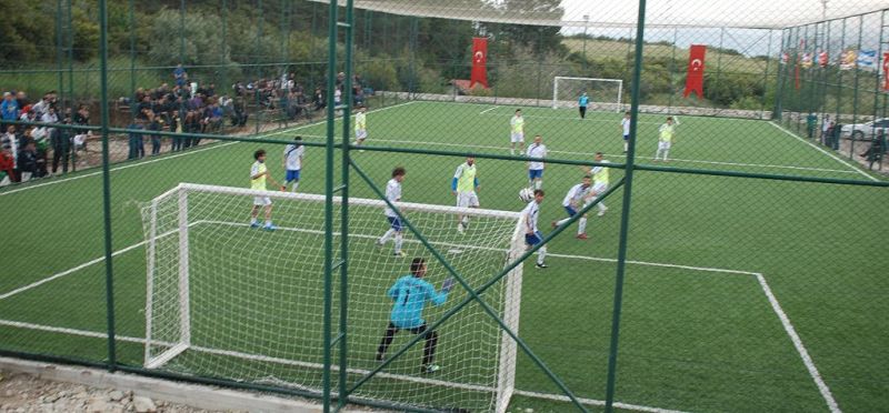 11-14, 15-17 Yaş Grupları Halı Saha Futbol Turnuvası