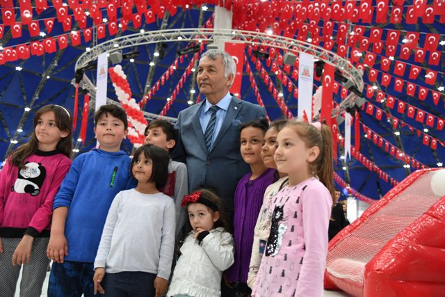 23 Nisan Mutlu Çocuk Festivali Gökkubbe’de...