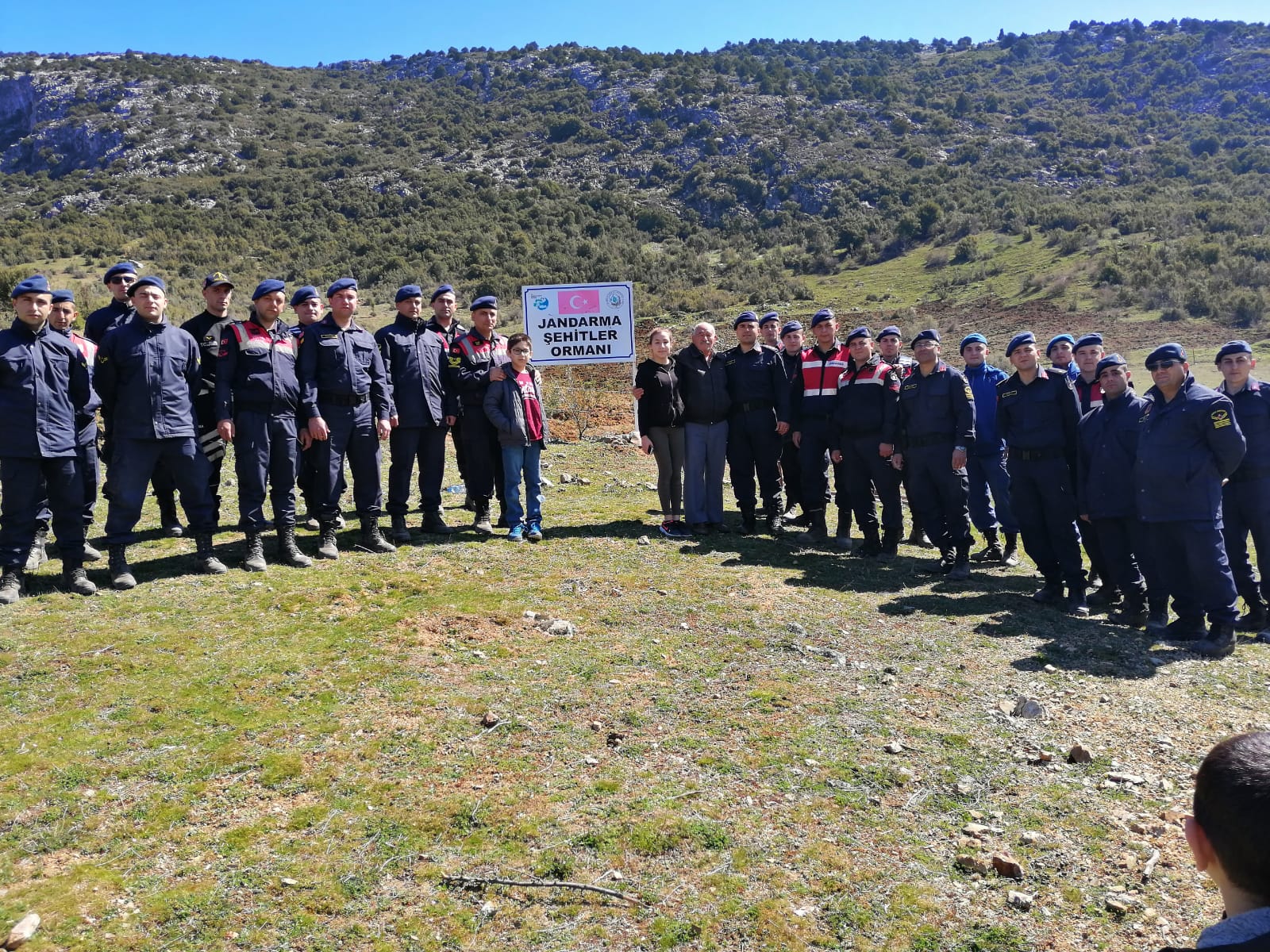 JANDARMA ŞEHİTLER ORMANINA FİDAN DİKİLDİ