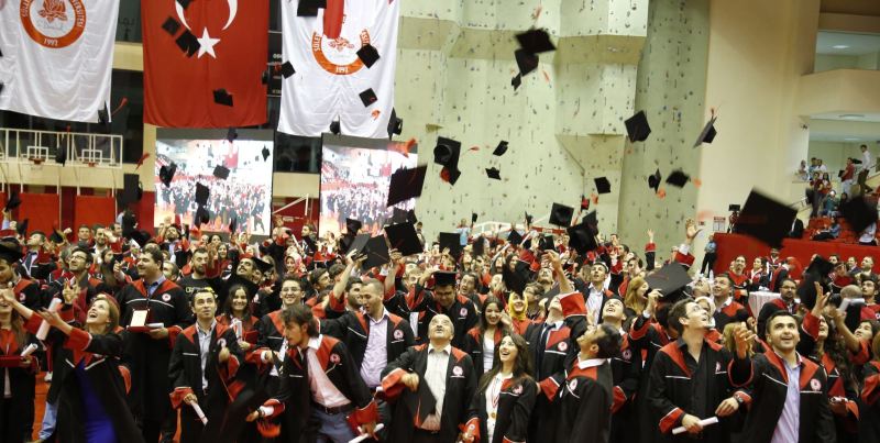 SDÜ'nün Binlerce Mezunu Türkiye'nin Hizmet Kervanına Katıldı