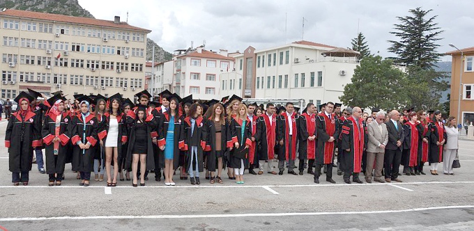 Eğirdir MYO'da Mezuniyet Coşkusu 6 Yıl Aradan Sonra Tekrar Yaşandı