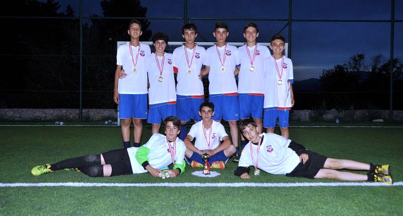 Yaş Grupları Halı Saha Futbol Turnuvası Sona Erdi