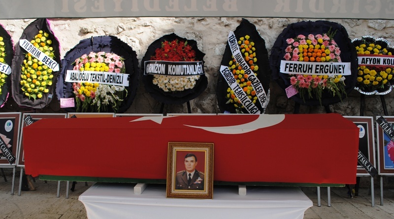 eğirdir haber,akın gazetesi,egirdir haberler,son dakika,Kıbrıs Gazisi E. Alb. Hasan Türkeün TURAN Son Yolculuğuna Askeri Törenle Uğurlandı