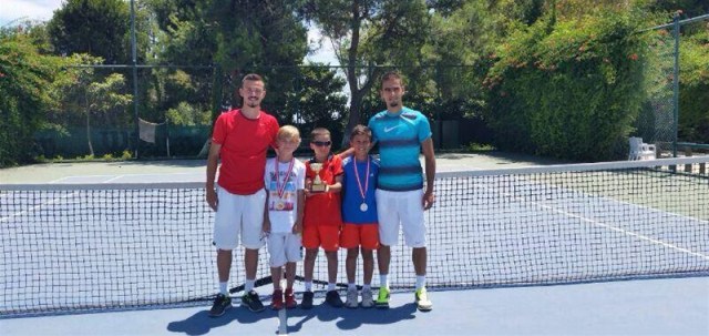 Teniste Isparta'lı Sporculardan Türkiye Derecesi
