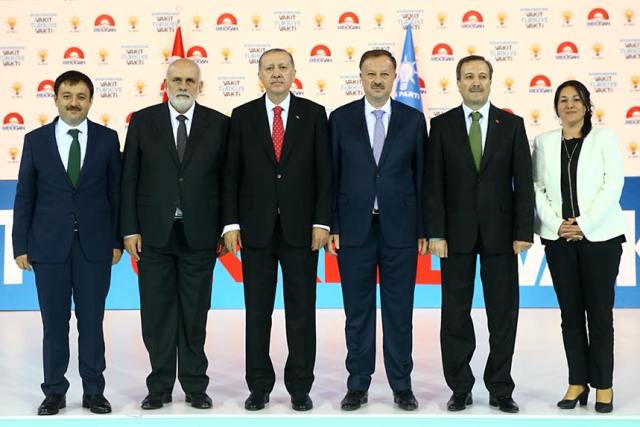 Cumhurbaşkanı Erdoğan seçim beyannamesini açıkladı