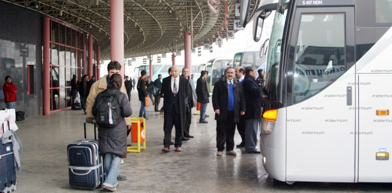 18 Yaşından Küçüklere Seyahat Bileti Satışı Yasaklandı