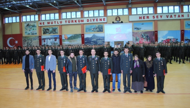 TSK'nın Göz Bebeği Komandolar Brövelerini Aldı