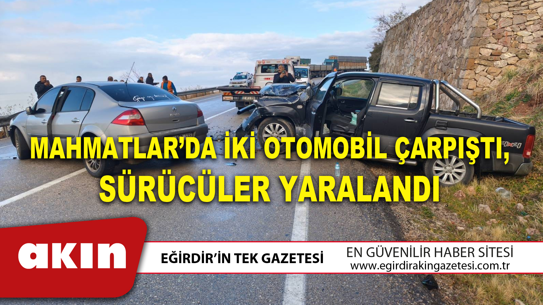 Mahmatlar’da İki Otomobil Çarpıştı Sürücüler Yaralandı