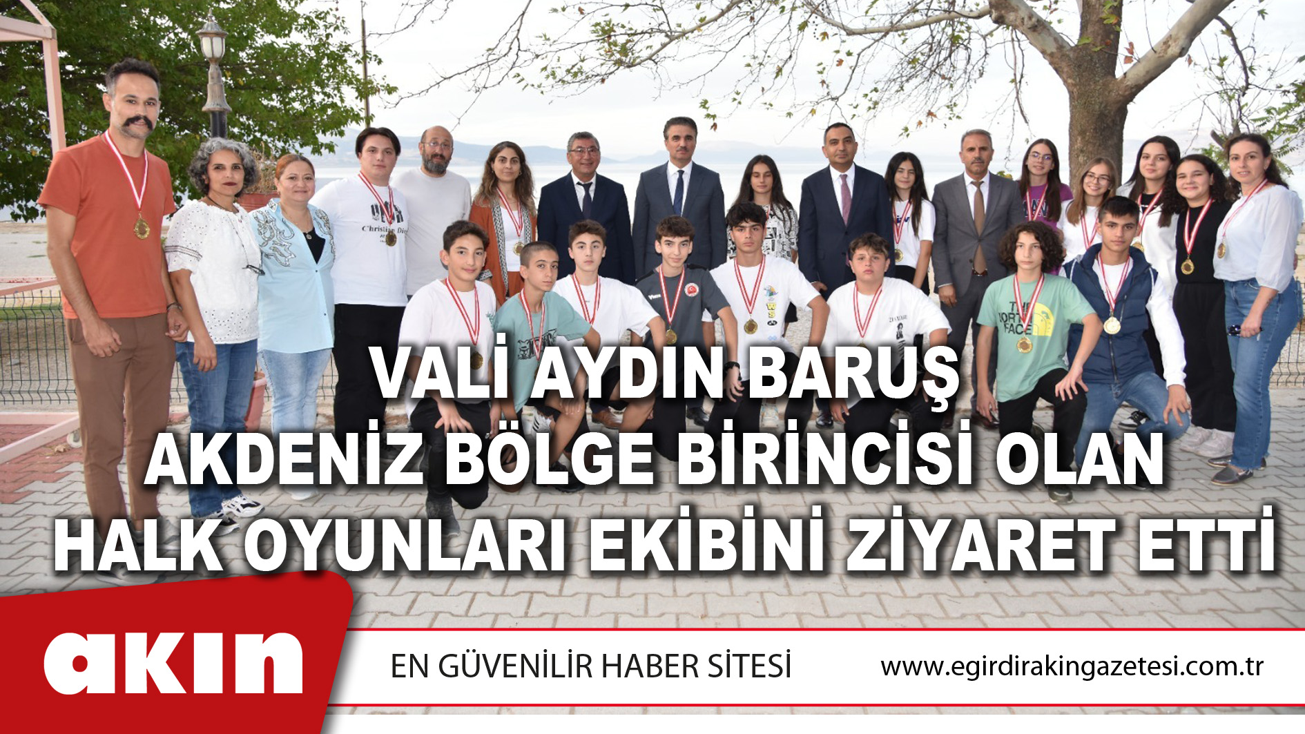 Vali Aydın Baruş Akdeniz Bölge Birincisi Olan Halk Oyunları Ekibini Ziyaret Etti