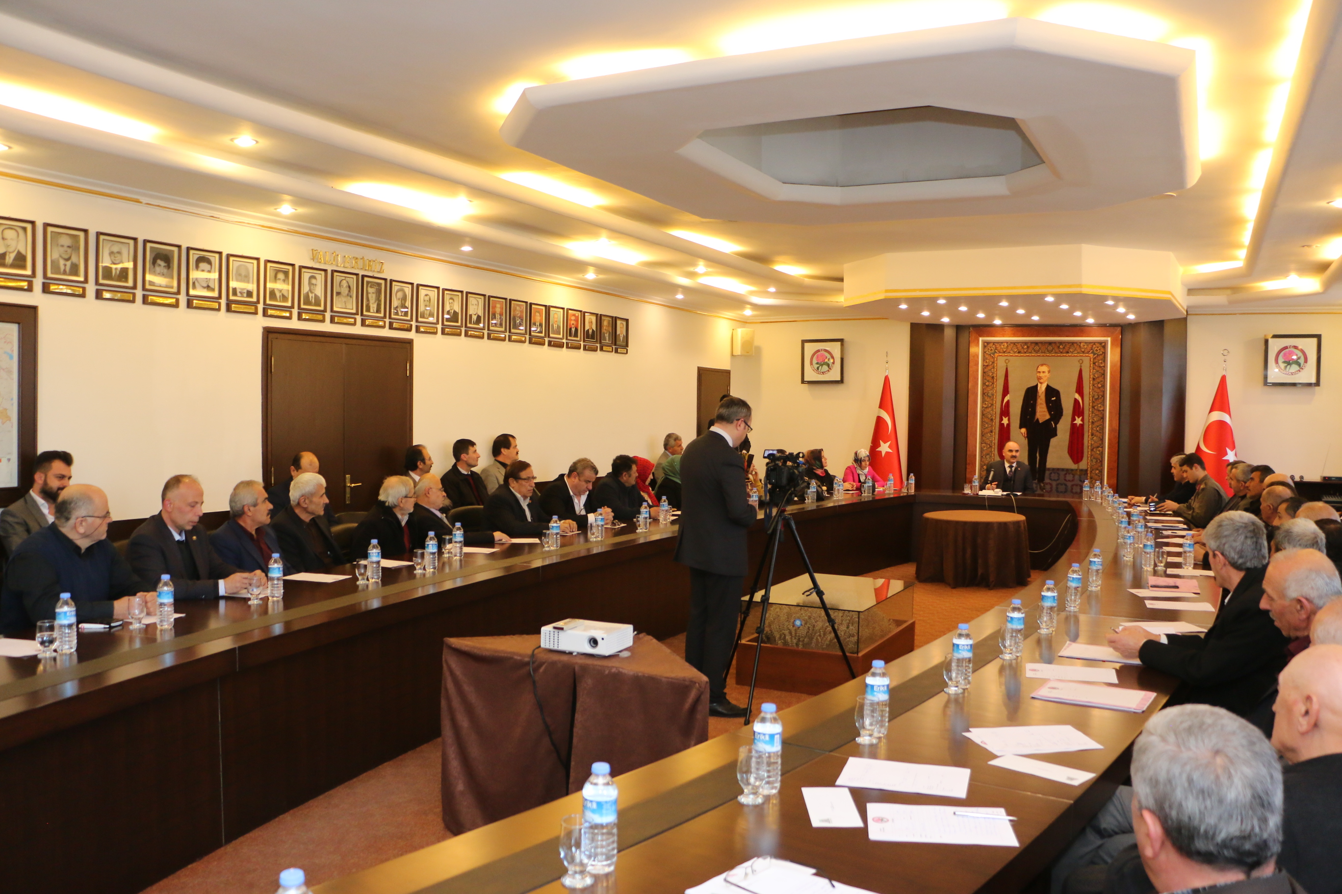 VALİ GÜNAYDIN: “DOĞRULARI YAPMAZSAK YANLIŞLAR GALİP GELİR”