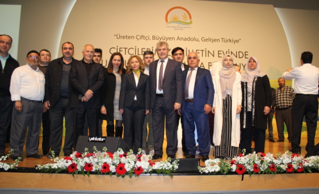 Ispartalı Çiftçiler Cumhurbaşkanı ile Buluştu