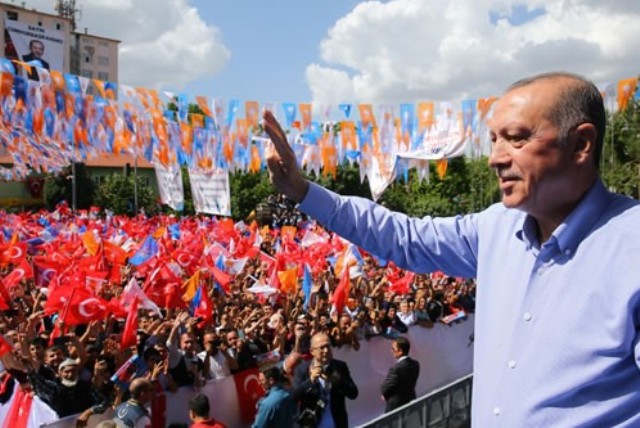 Cumhurbaşkanı Erdoğan: “El birliği içinde Türkiye’yi şaha kaldırmanın hayalini kuruyoruz”